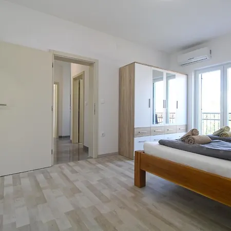 House Volme 2259 Banjole