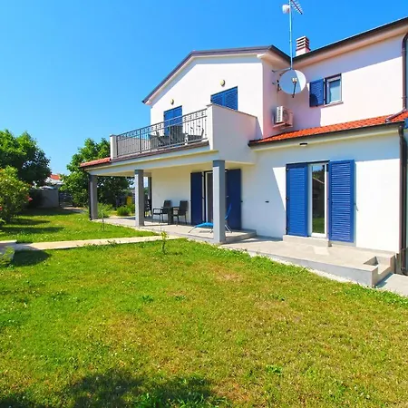 Semesterbostad House Volme 2259