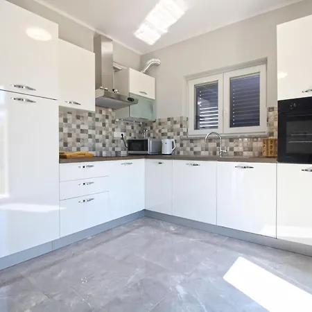 House Volme 2259 * Banjole